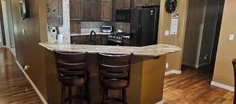 Perfect 5-bedroom house in charming Eagle for family, friends and pets.