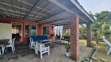 Villa | Outdoor dining