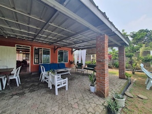 Villa | Buiten dineren