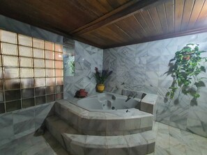 Villa | Badkamer