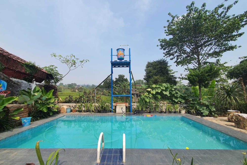 Cozzy Villa Swasti Cisarua