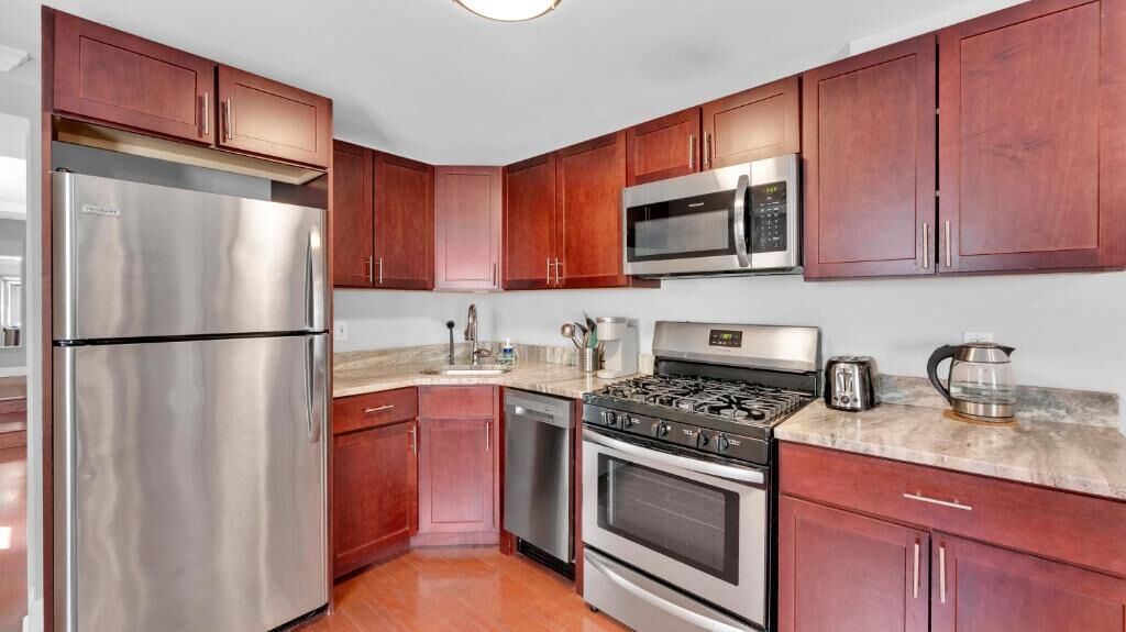Apartment, 2 Bedrooms | Private kitchen