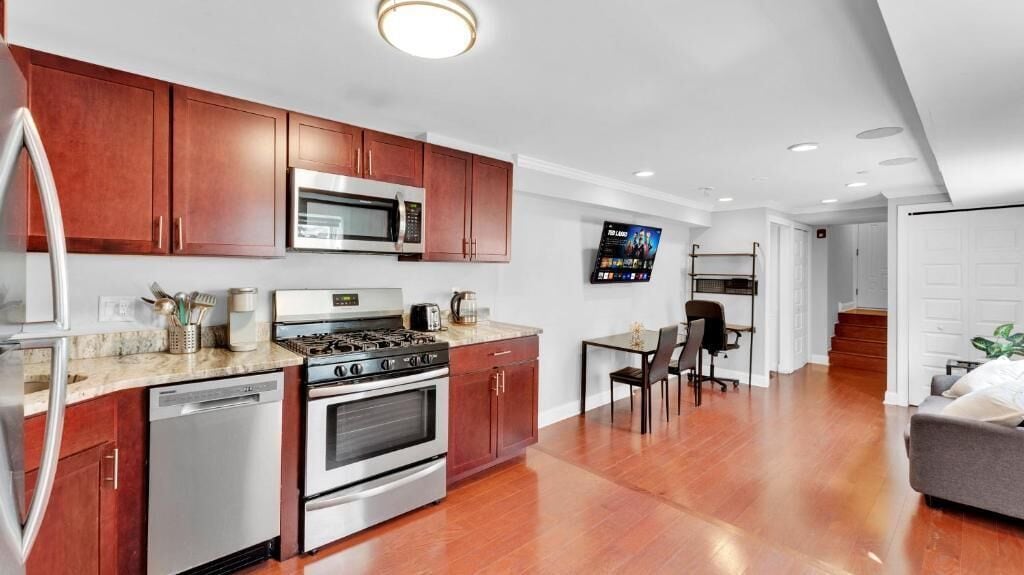Apartment, 2 Bedrooms | Private kitchen