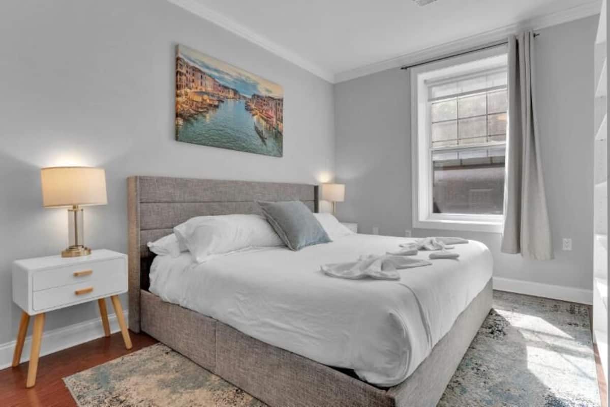 Apartment, 2 Bedrooms | Iron/ironing board, WiFi (free)