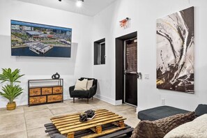 Interior - Urban Luxe Loft in Tampa Heights (Tampa)
