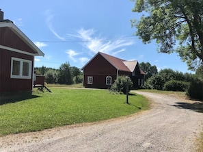 Exterior - Cosy Cottage in Dals-Ed, 3 Min Drive from Moose Ranch & Lakes (Ed)