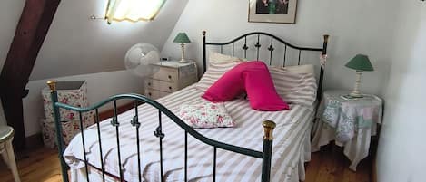 2 habitaciones, tabla de planchar con plancha y wifi