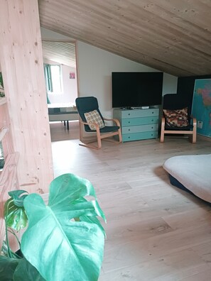 Interior - Wooden house, country spirit, 10 minutes from the sea. (Saint-Génis-des-Fontaines)