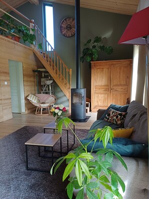 Living area - Wooden house, country spirit, 10 minutes from the sea. (Saint-Génis-des-Fontaines)