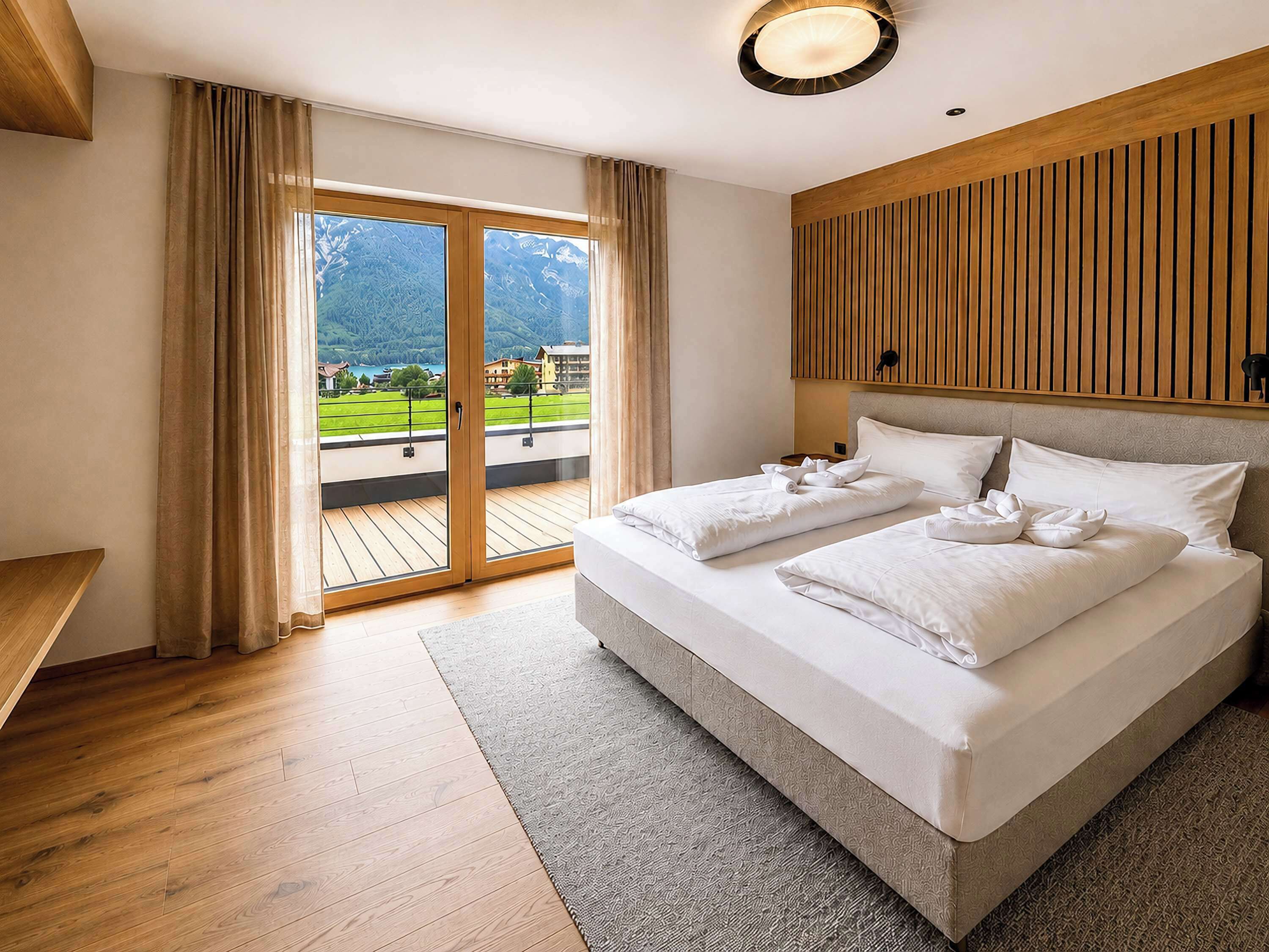 3 Schlafzimmer, Schreibtisch, Bügeleisen/Bügelbrett, WLAN