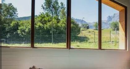 Comfortable apartment completely renovated. 30m² terrace with small meadow