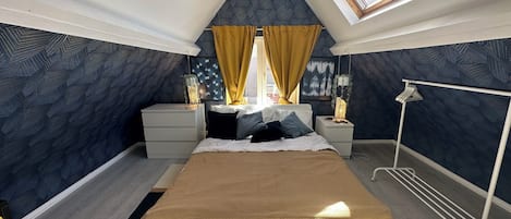 1 bedroom, desk, travel cot, free WiFi