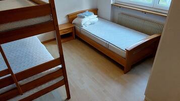 2 habitaciones, wifi gratis y ropa de cama