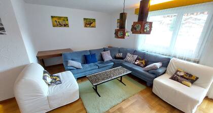 Großes Apartment mit Panoramablick und kostenlosem Parkplatz, 5 min von Bahnhof
