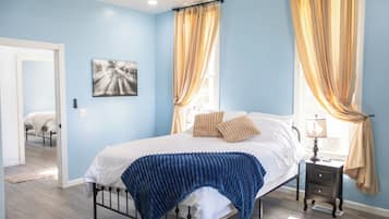 4 bedrooms, WiFi, bed sheets