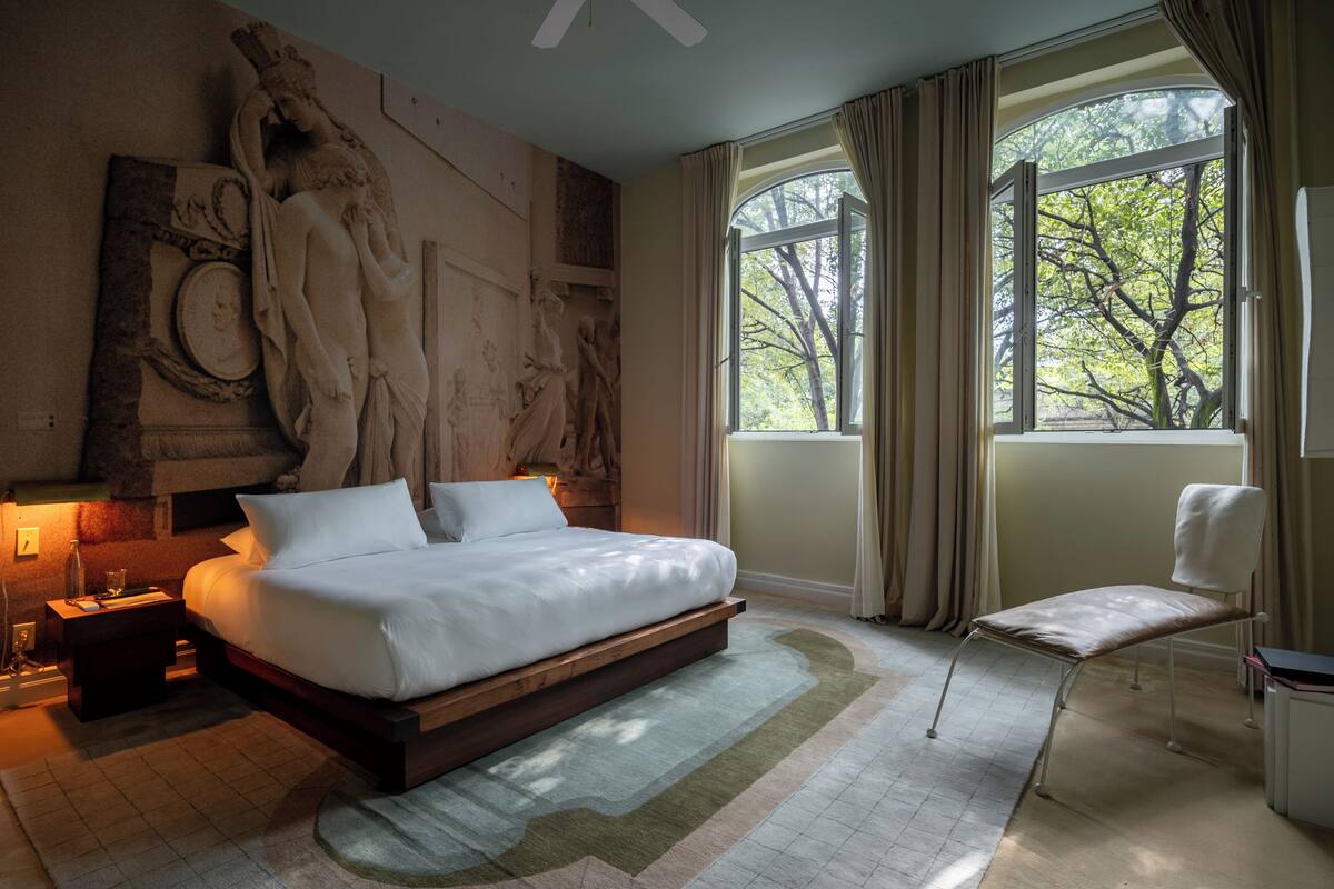 Deluxe Suite | Egyptian cotton sheets, premium bedding, down duvets, memory-foam beds