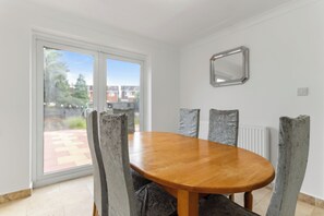 Dining - Modern 5 Bed Fully Detached Guest House (with parking) (Walsall)