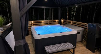 Ultra-Luxury Estate Private Gated Entry, Spa & Concierge from-Airport and games