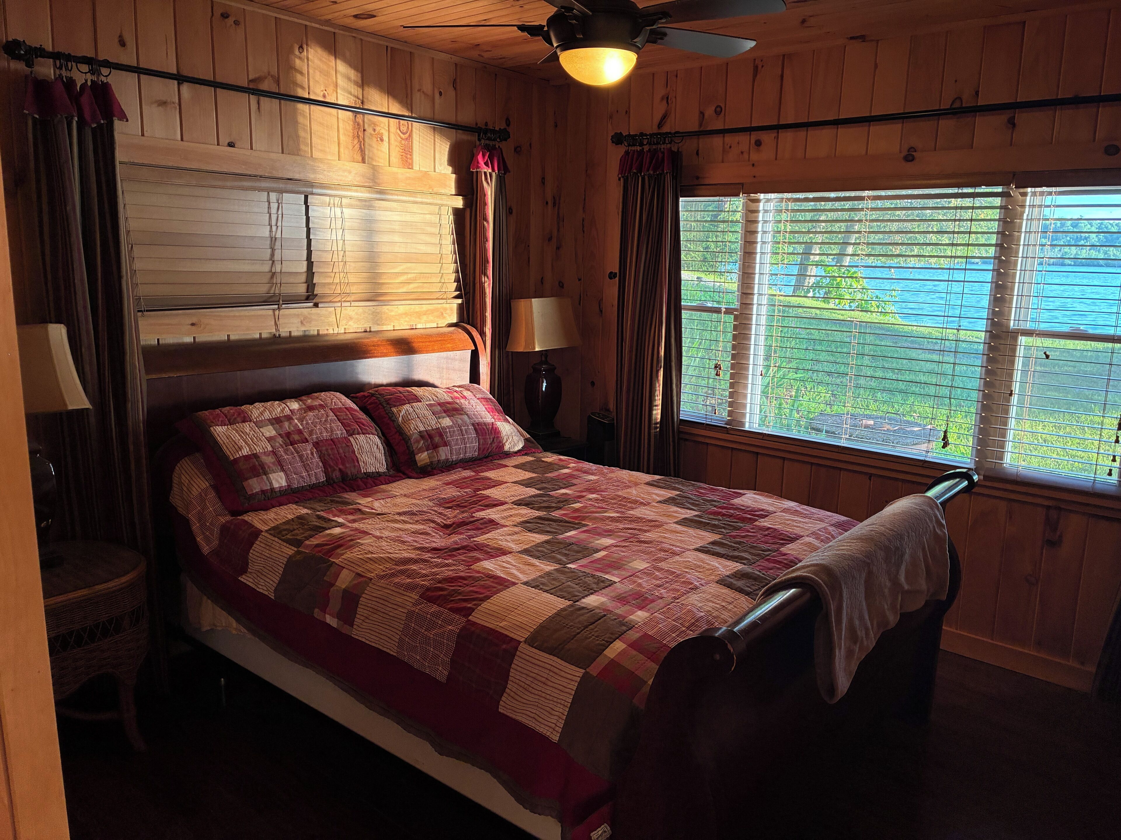 3 bedrooms, free WiFi, bed sheets, wheelchair access
