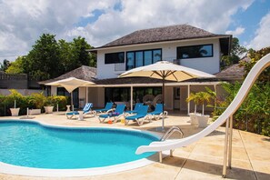 Piscine extérieure