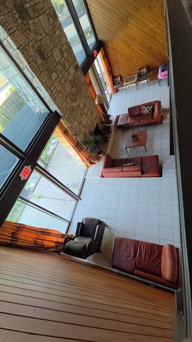 Spacious 6-bedroom 4 toilets house in Houston Texas  available for short rent