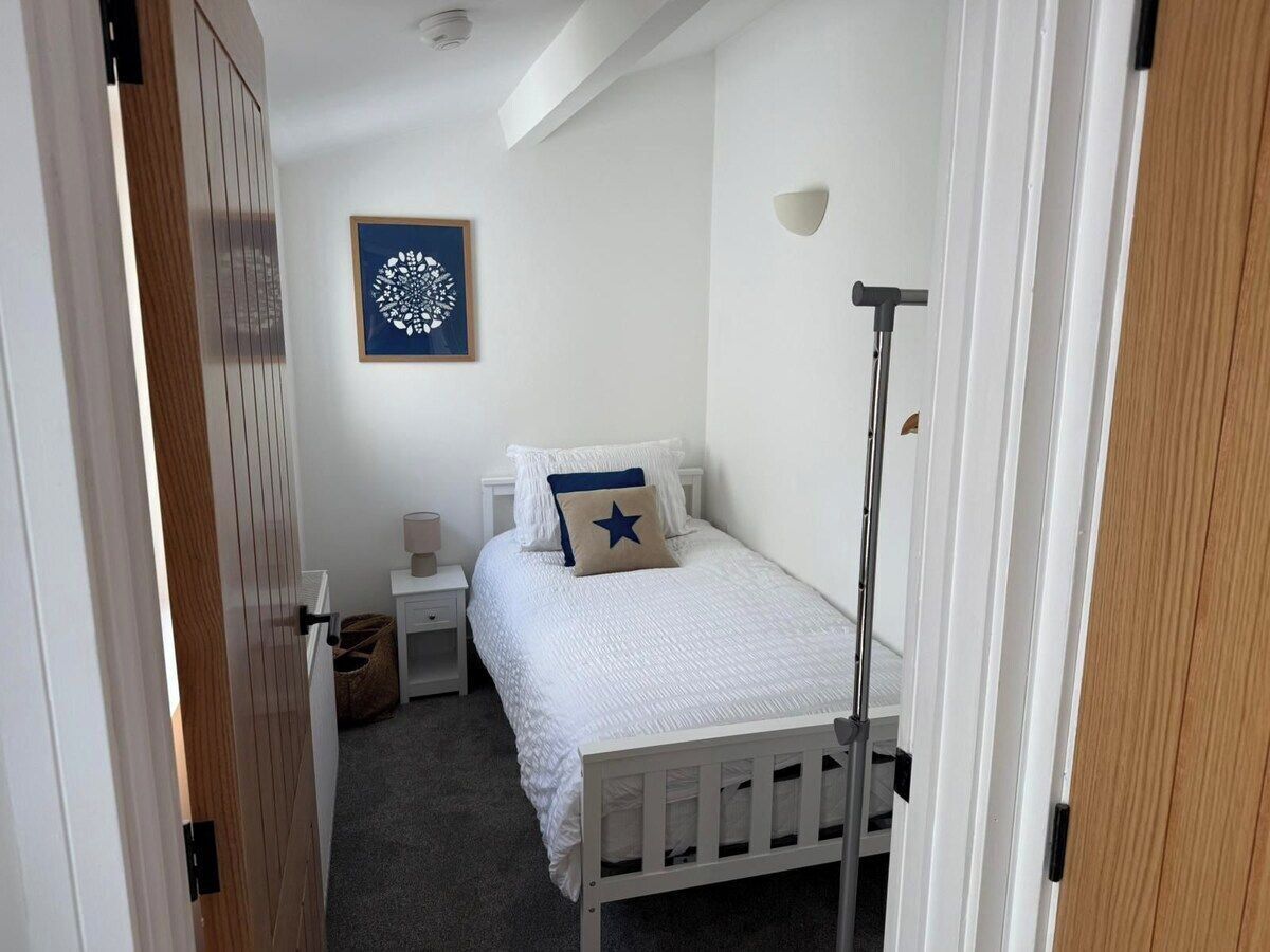 3 bedrooms, iron/ironing board, Internet, bed sheets