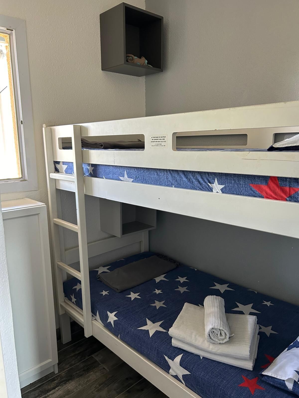 2 habitaciones, tabla de planchar con plancha y wifi gratis 
