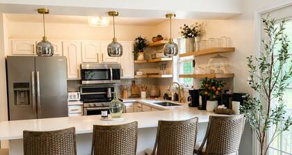 The Willow-A Seabrook Coastal Retreat Near Beaufort & Hunting Island