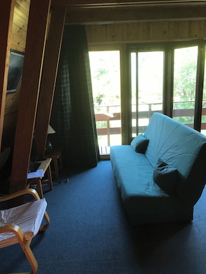 Living area - Chalet Rental for 6 People in Quiet Super Besse (Besse-et-Saint-Anastaise)