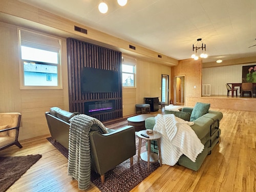 Historic Hall Retreat | 3BR Mountain Getaway