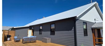 Historic Hall Retreat | 3BR Mountain Getaway