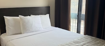 One Bedroom Apartment with free breakfast on Niagara Gorge