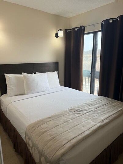 One Bedroom Apartment with free breakfast on Niagara Gorge