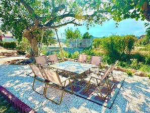 Outdoor dining - Rakraekpobresortsattahip (Sattahip)