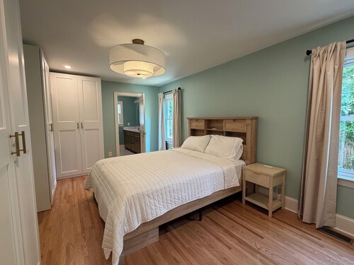 Charming Haymount 2BR/2BA Home & Walkable Restaurants and Bars