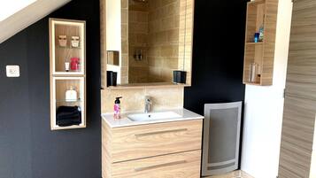 Apartment | Bathroom
