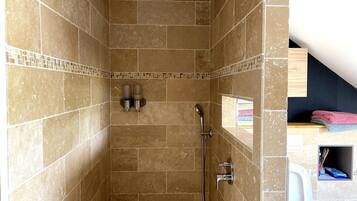 Apartment | Bathroom