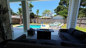 Outdoor pool - Bayou Breeze  - Pool + Waterfront Views + 8 Minutes to Downtown Pensacola (Pensacola)