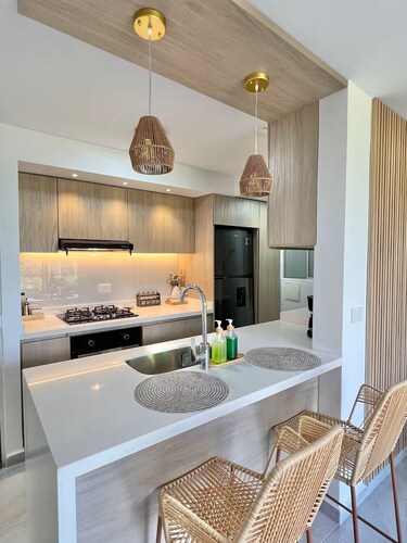 Cozy and Minimalist Apartment with Mountain View!