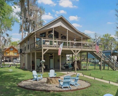 “Good times” at Caddo lake.