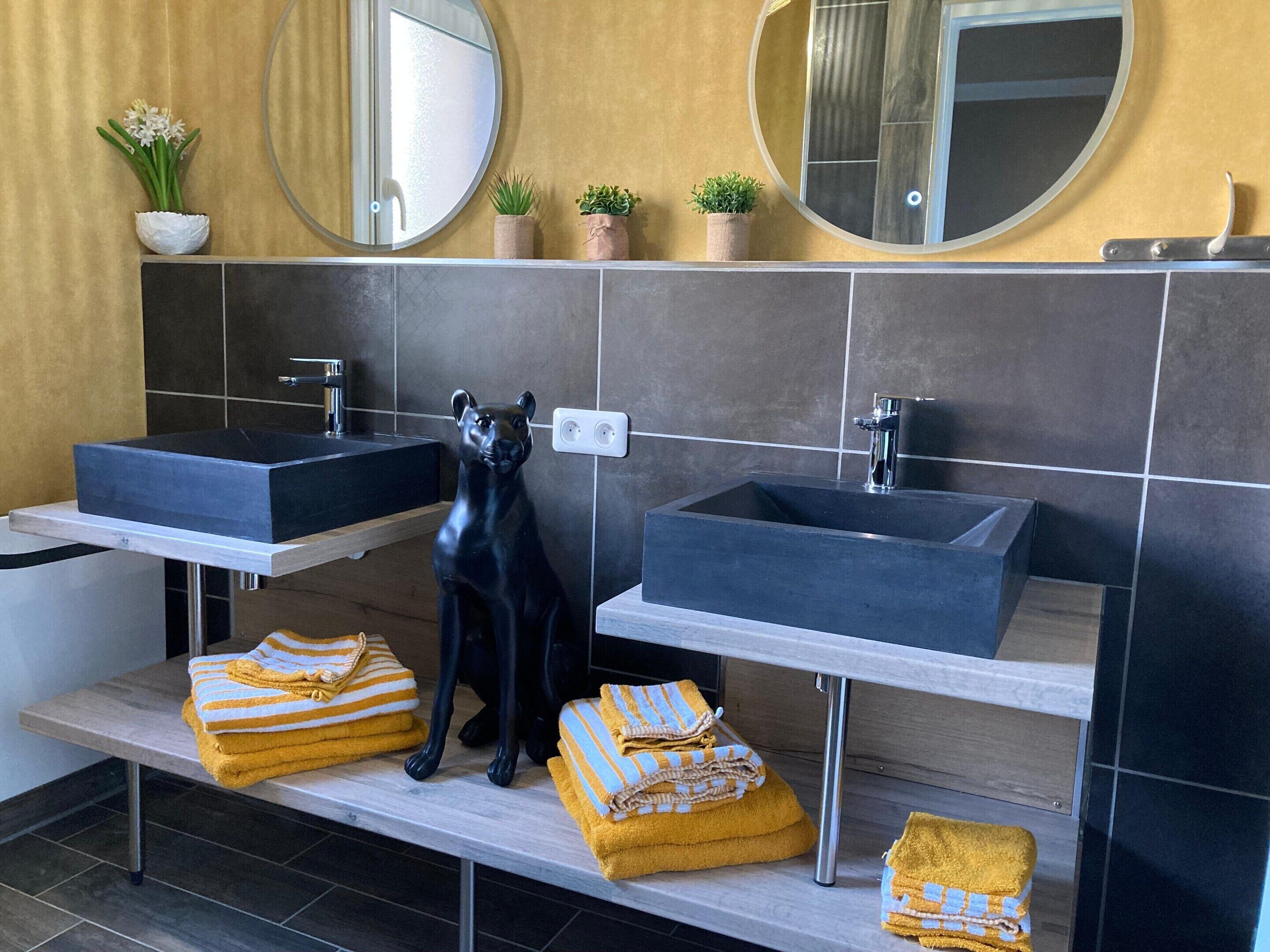 Apartment | Bathroom