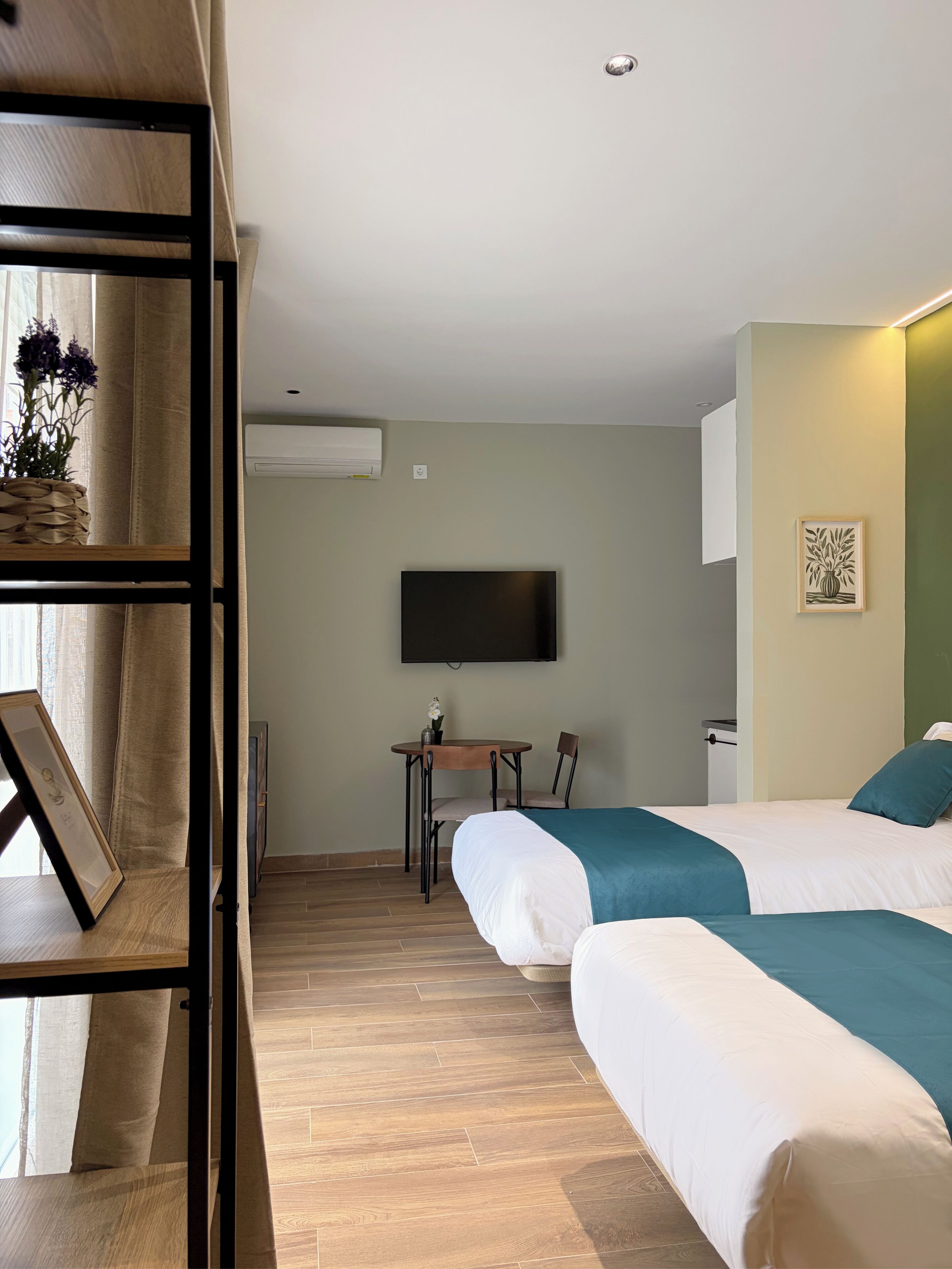 Habitación superior con 2 camas individuales | Ropa de cama de alta calidad y edredón 