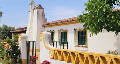 Montinho do Palanque – Tranquil Countryside Retreat with Pool & Hot Tub