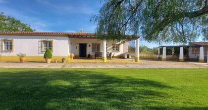 Montinho do Palanque – Tranquil Countryside Retreat with Pool & Hot Tub