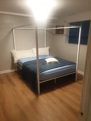 Room - Mother in law basement with your own entrance (Sandy)