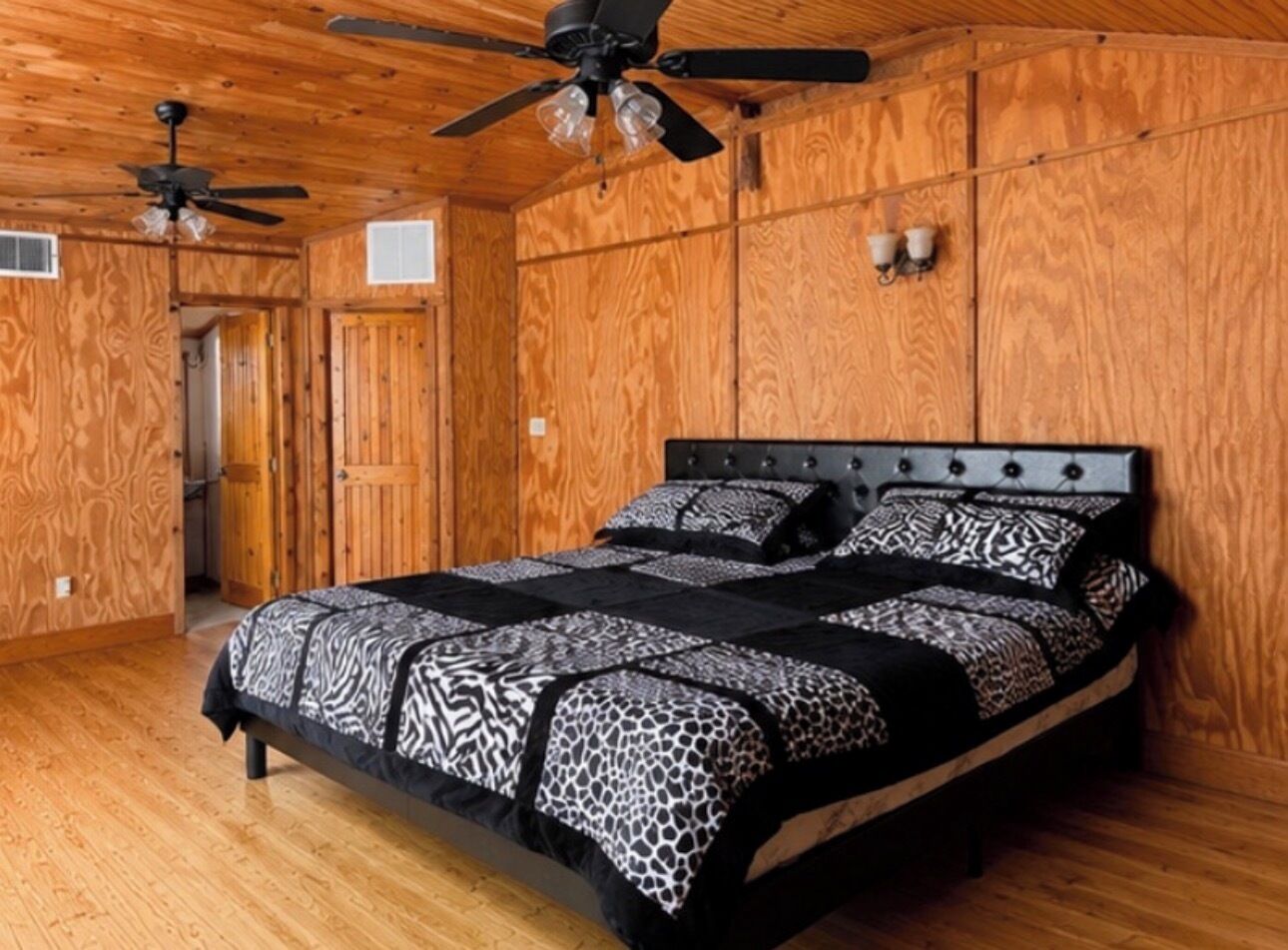 4 bedrooms, WiFi, bed sheets