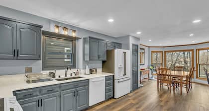 Best Value KC! 6 Bedroom with 4 Ensuites - sleeps 20