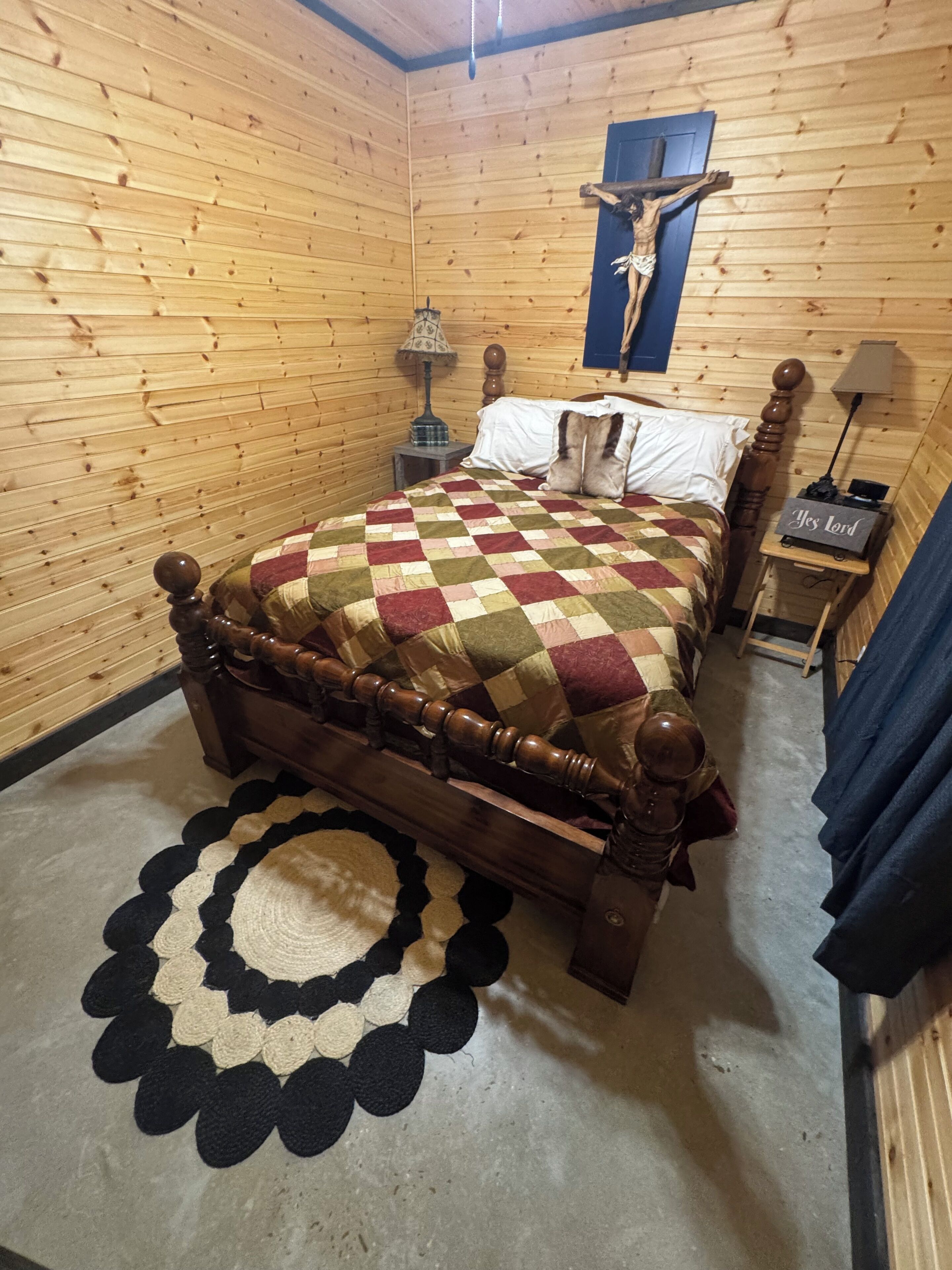 2 bedrooms, internet, bed sheets