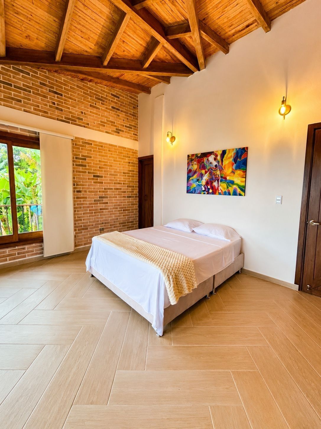 5 bedrooms, WiFi, bed sheets, wheelchair access