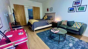 Condo, non-fumeur, animaux de compagnie acceptés | Fer et planche à repasser, accès au Wi-Fi (inclus)